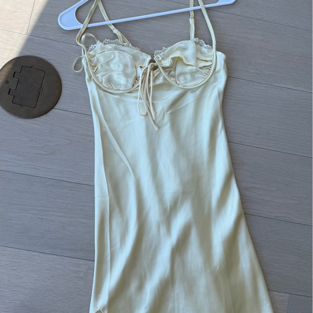 Selfie Leslie yellow silk dress